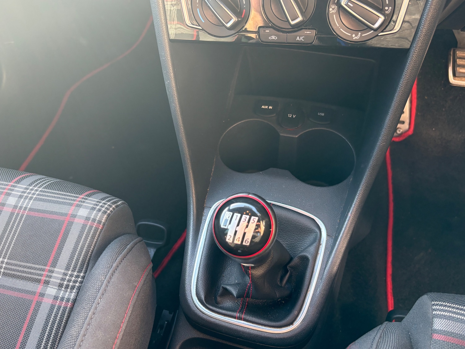 Used Volkswagen Polo 2015 for sale - 76961912: Photo 17