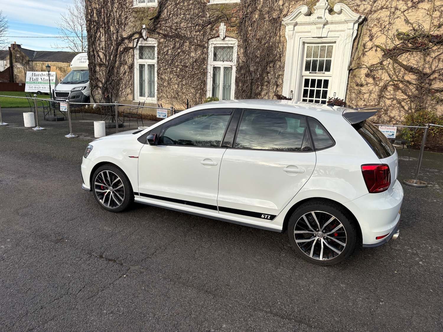 Used Volkswagen Polo 2015 for sale - 76961912: Photo 2