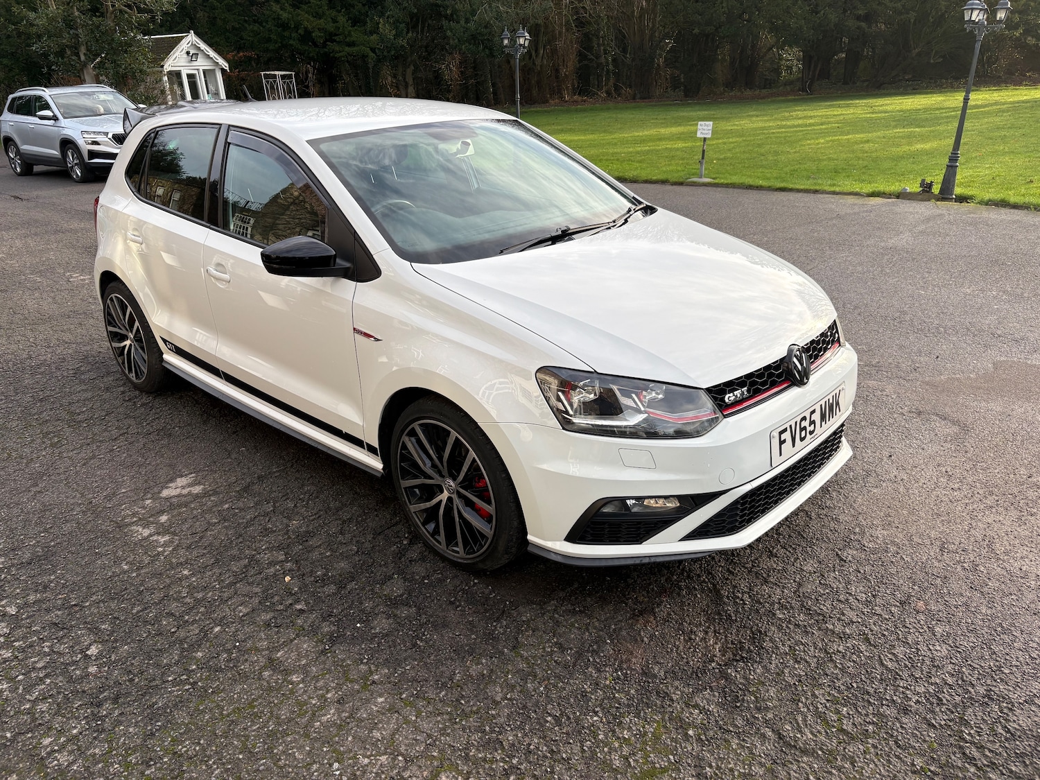 Used Volkswagen Polo 2015 for sale - 76961912: Photo 3