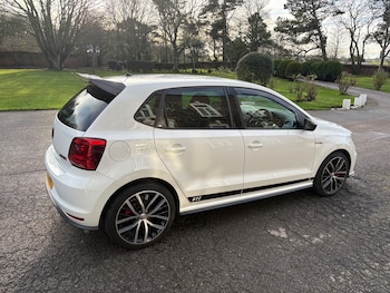 Used Volkswagen Polo 2015 for sale - 76961912: Photo