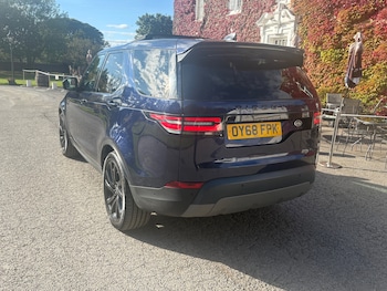 Used Land Rover Discovery 2018 for sale - 76057821: Photo