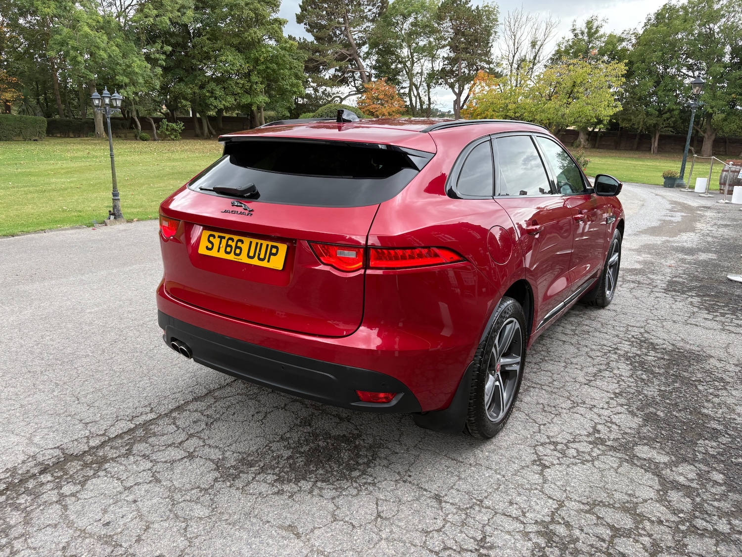Used Jaguar F-Pace 2016 for sale - 76287351: Photo 4