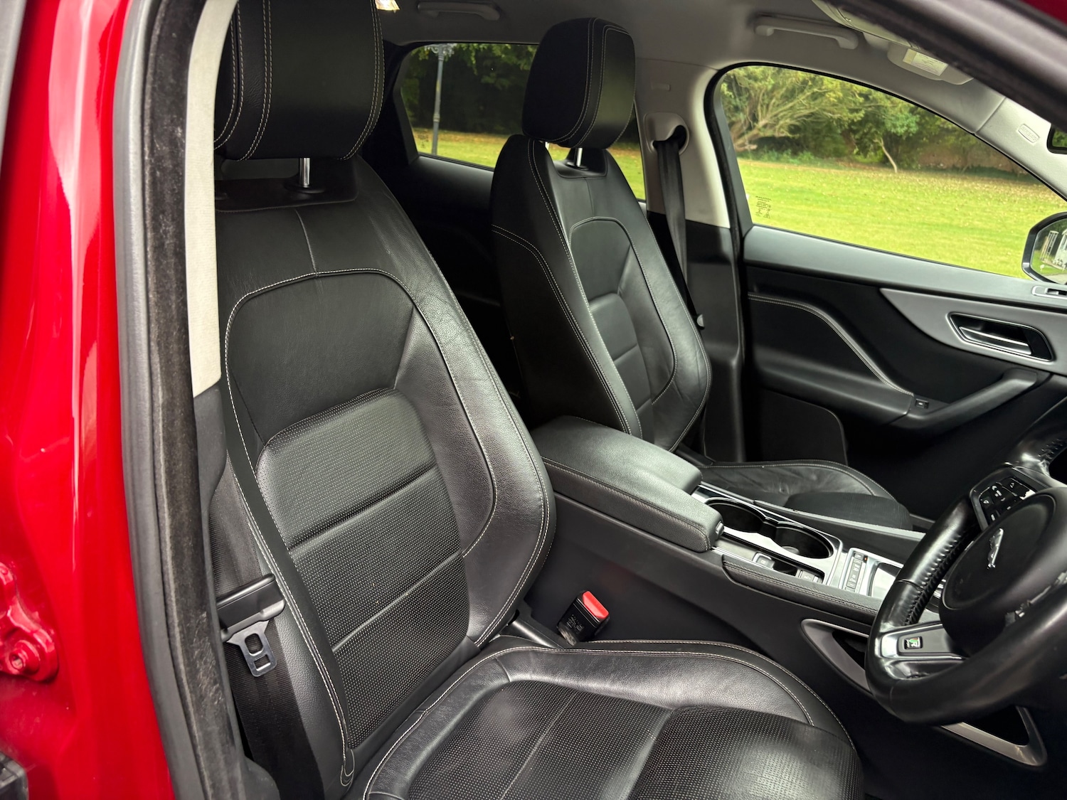 Used Jaguar F-Pace 2016 for sale - 76287351: Photo 8