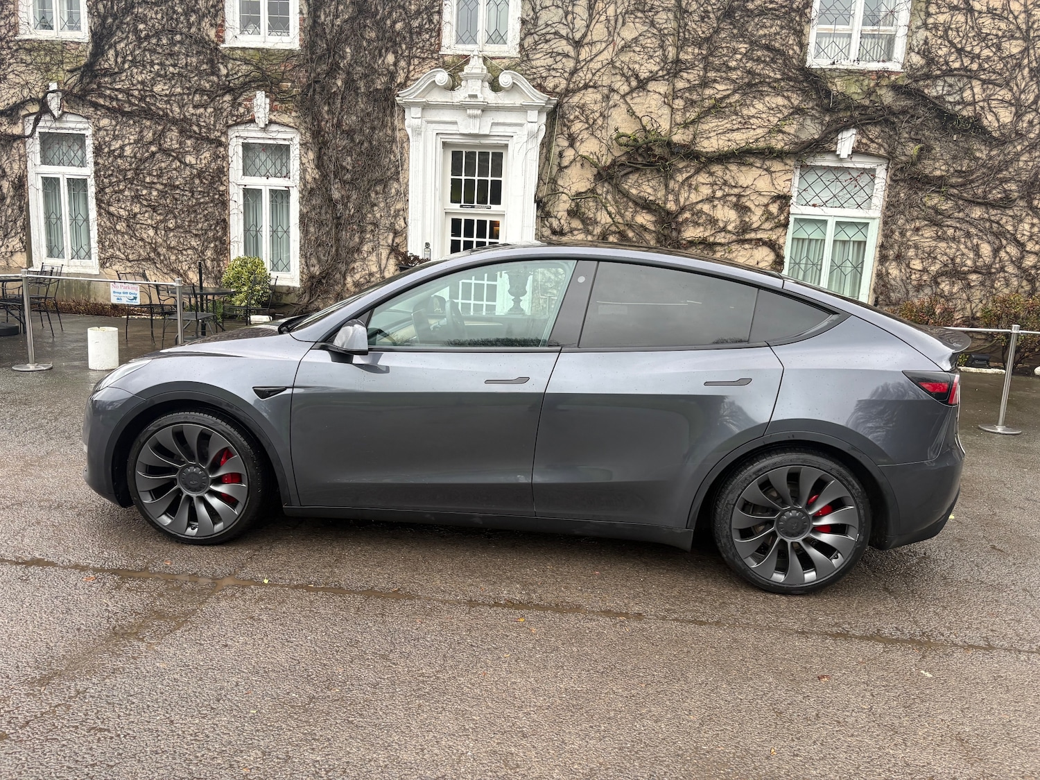 Used Tesla Model Y 2022 for sale - 77336904: Photo 2
