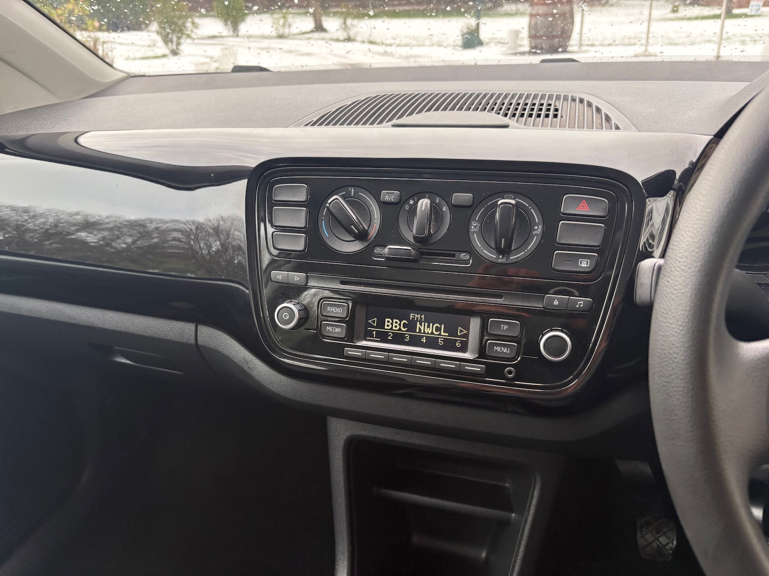 Used Volkswagen up! 2015 for sale - 76641594: Photo 11