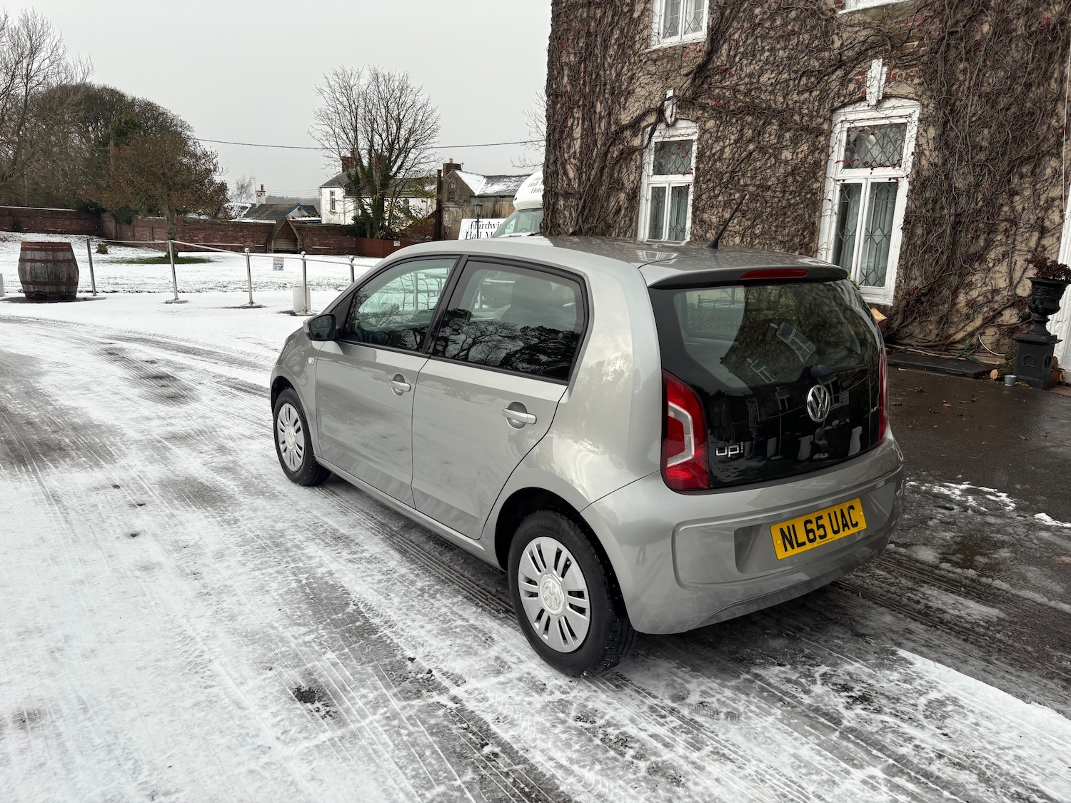 Used Volkswagen up! 2015 for sale - 76641594: Photo 3