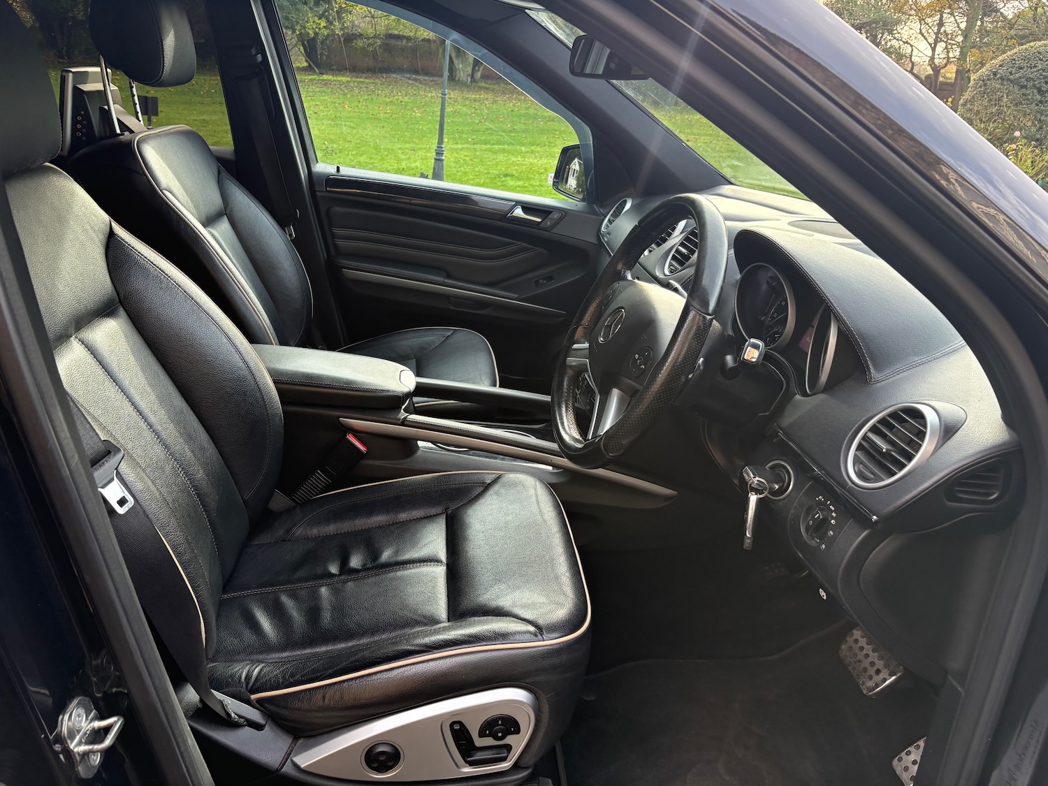 Used Mercedes-Benz M Class 2010 for sale - 76557786: Photo 7