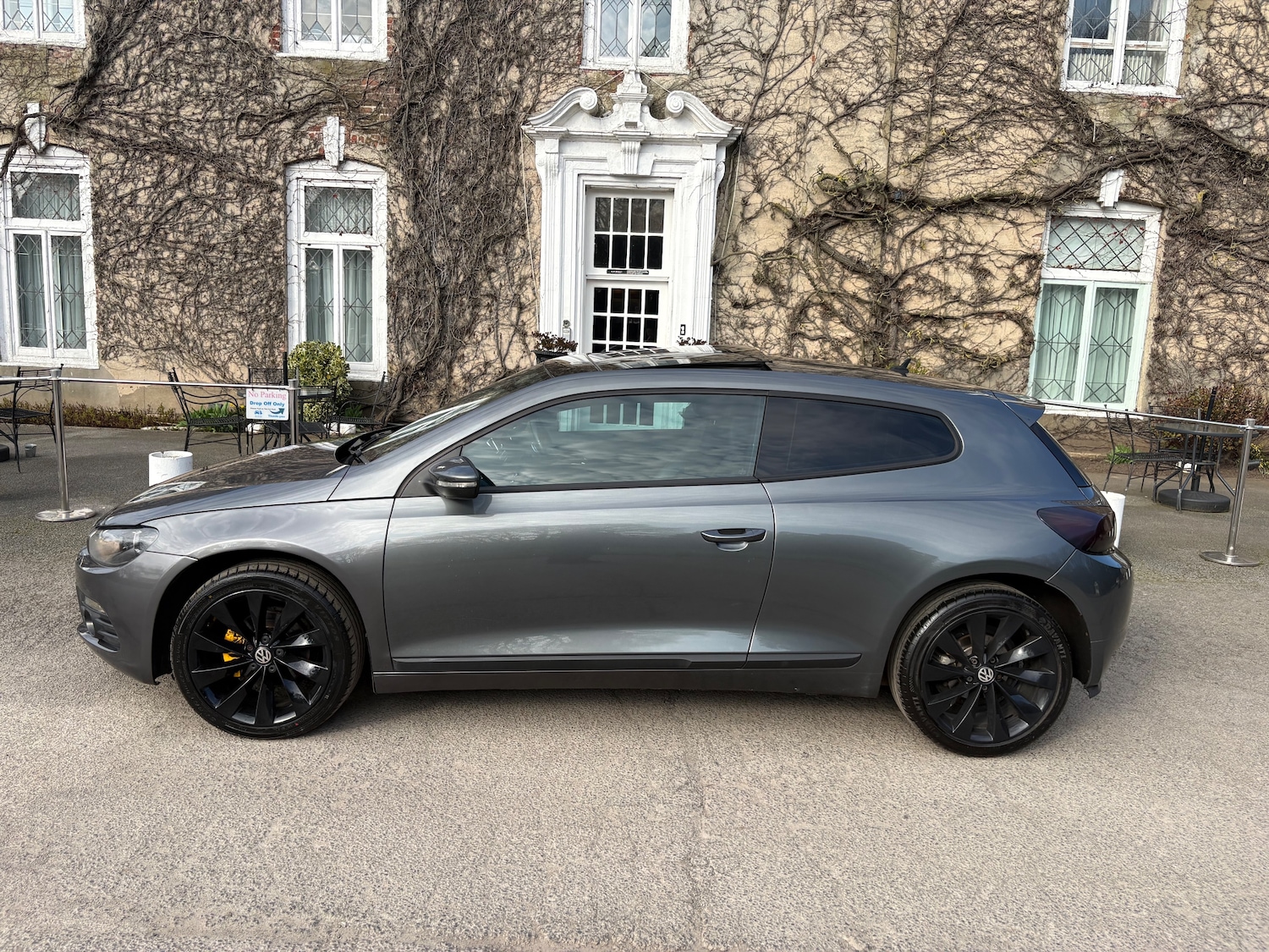 Used Volkswagen Scirocco 2010 for sale - 77764230: Photo 2