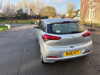 Used Hyundai i20 2016 for sale - 76534988: Photo