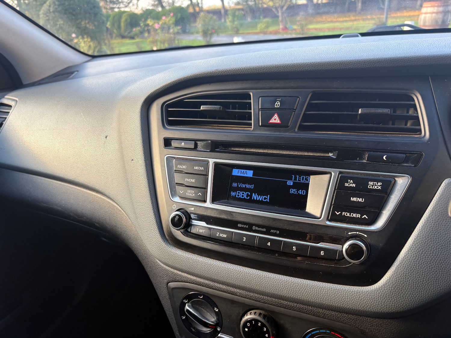 Used Hyundai i20 2016 for sale - 76534988: Photo 8