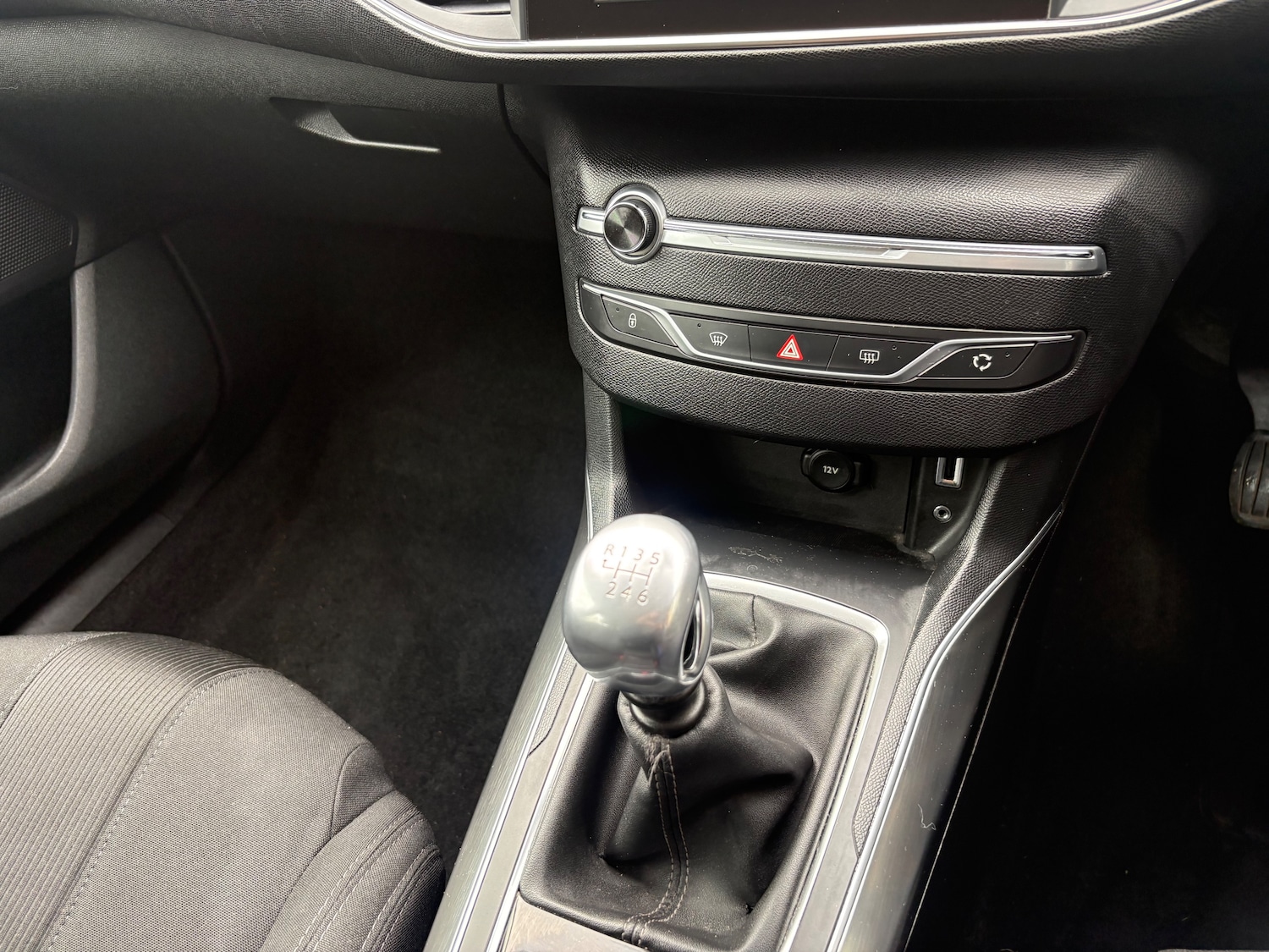 Used Peugeot 308 2015 for sale - 77904303: Photo 11