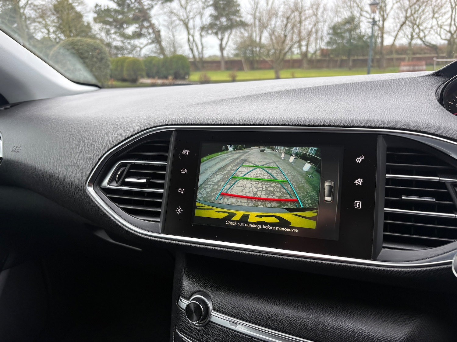 Used Peugeot 308 2015 for sale - 77904303: Photo 14