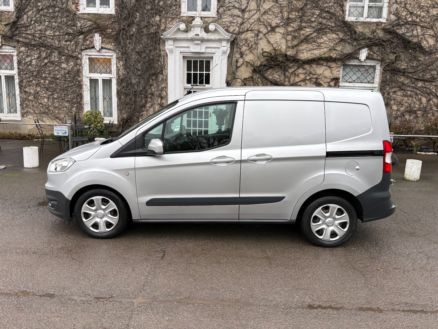 Used Ford Transit Courier 2017 for sale - 77775280: Photo 2