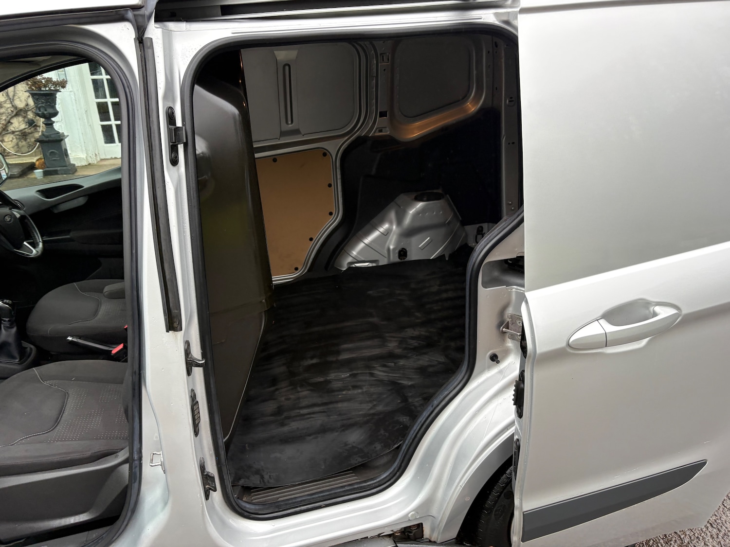 Used Ford Transit Courier 2017 for sale - 77775280: Photo 8