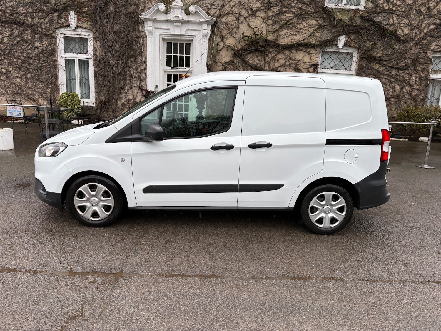 Used Ford Transit Courier 2020 for sale - 77180036: Photo 2