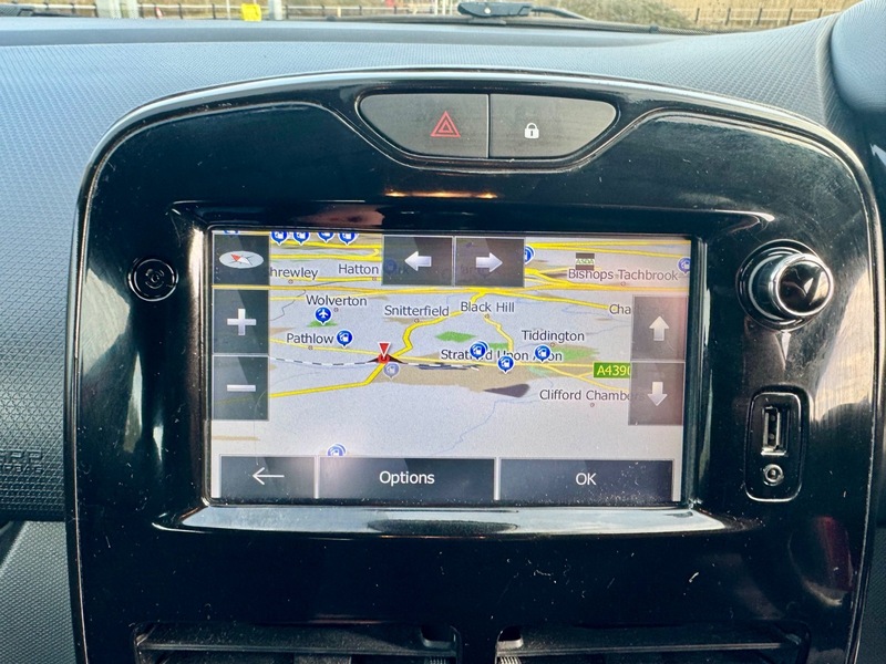 Used Renault Clio 2015 for sale - 77655893: Photo 17