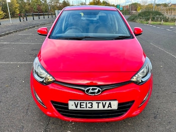 Used Hyundai i20 2013 for sale - 76368390: Photo
