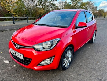 Used Hyundai i20 2013 for sale - 76368390: Photo