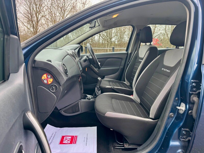 Used Dacia Sandero Stepway 2017 for sale - 77681524: Photo 10