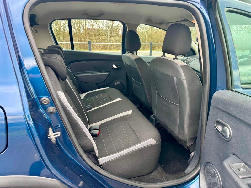 Used Dacia Sandero Stepway 2017 for sale - 77681524: Photo 12