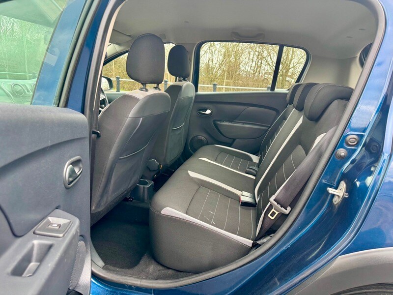 Used Dacia Sandero Stepway 2017 for sale - 77681524: Photo 13