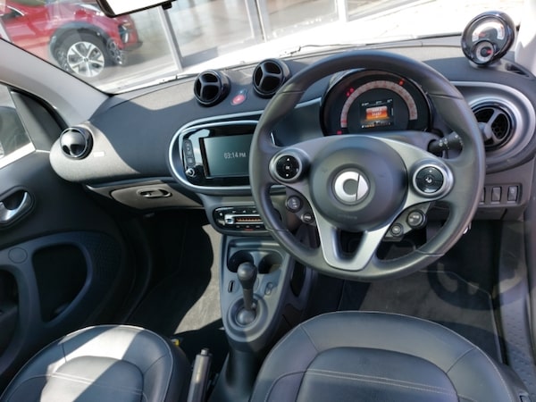 Used smart fortwo 2018 for sale - 76343555: Photo 2