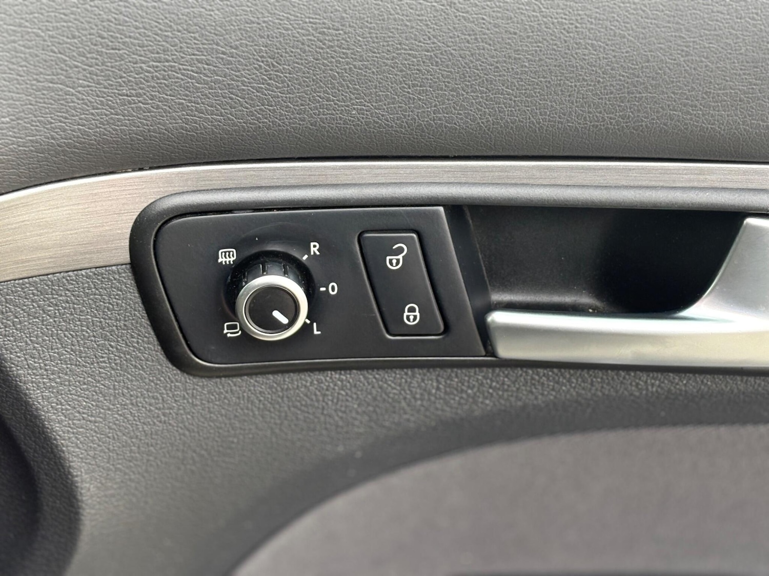 Used Volkswagen Touran for sale - 77103585: Photo 31