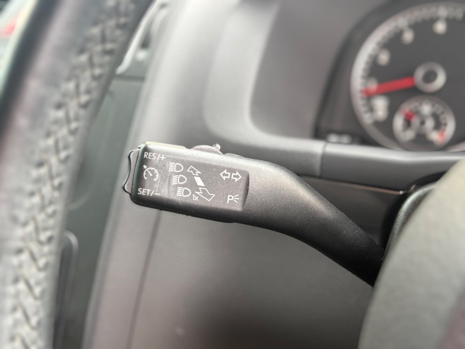 Used Volkswagen Touran for sale - 77103585: Photo 32