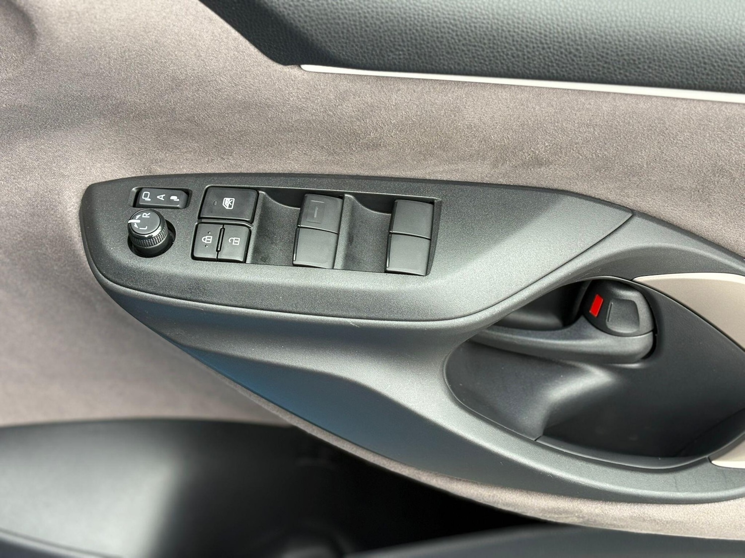 Used Toyota Yaris for sale - 77109716: Photo 39