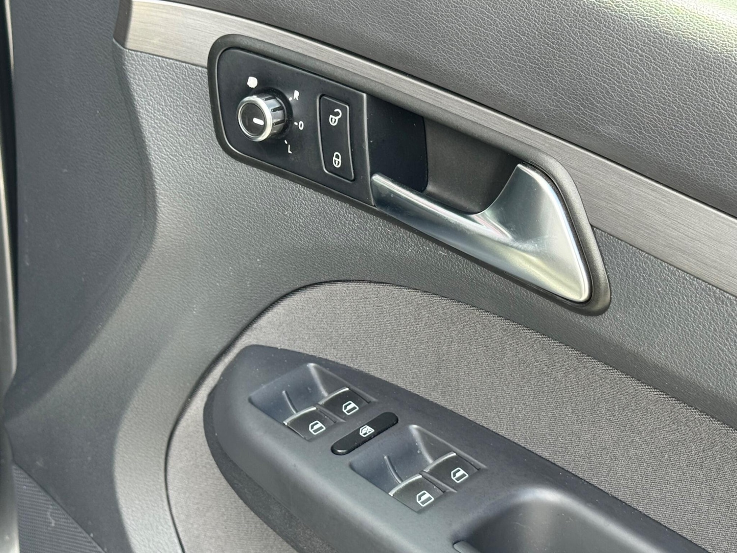 Used Volkswagen Touran for sale - 77291828: Photo 14