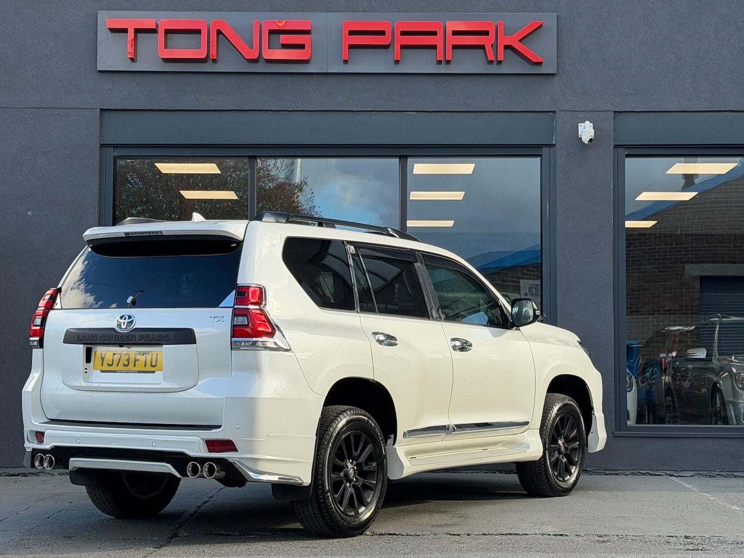 Used Toyota Land Cruiser for sale - 77854183: Photo 2