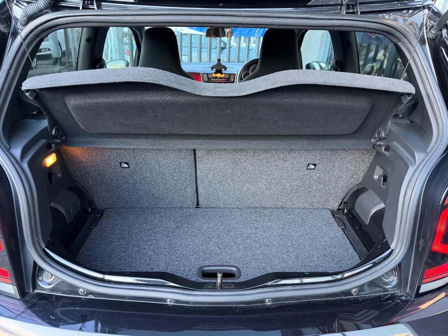 Used Volkswagen up! for sale - 78047268: Photo 28