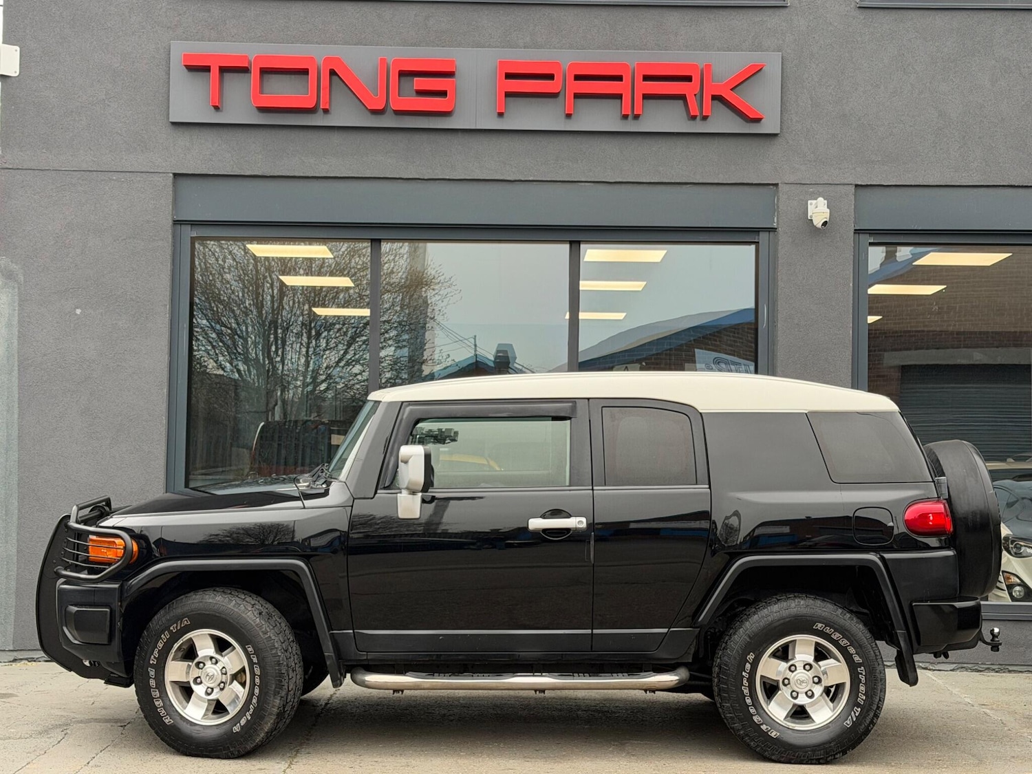 Used Toyota FJ Cruiser for sale - 78184173: Photo 4
