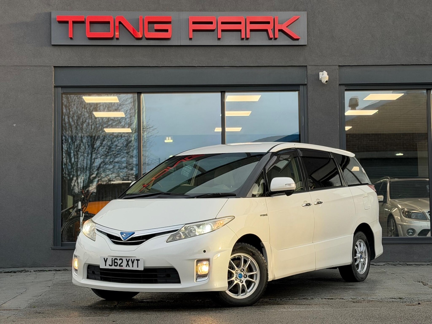 Used Toyota Estima for sale - 77103561: Photo 2