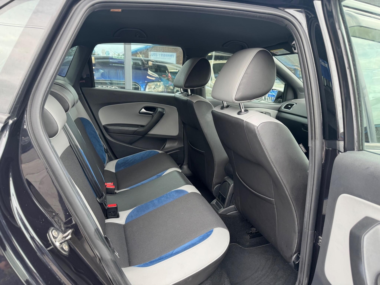 Used Volkswagen Polo for sale - 77103661: Photo 24