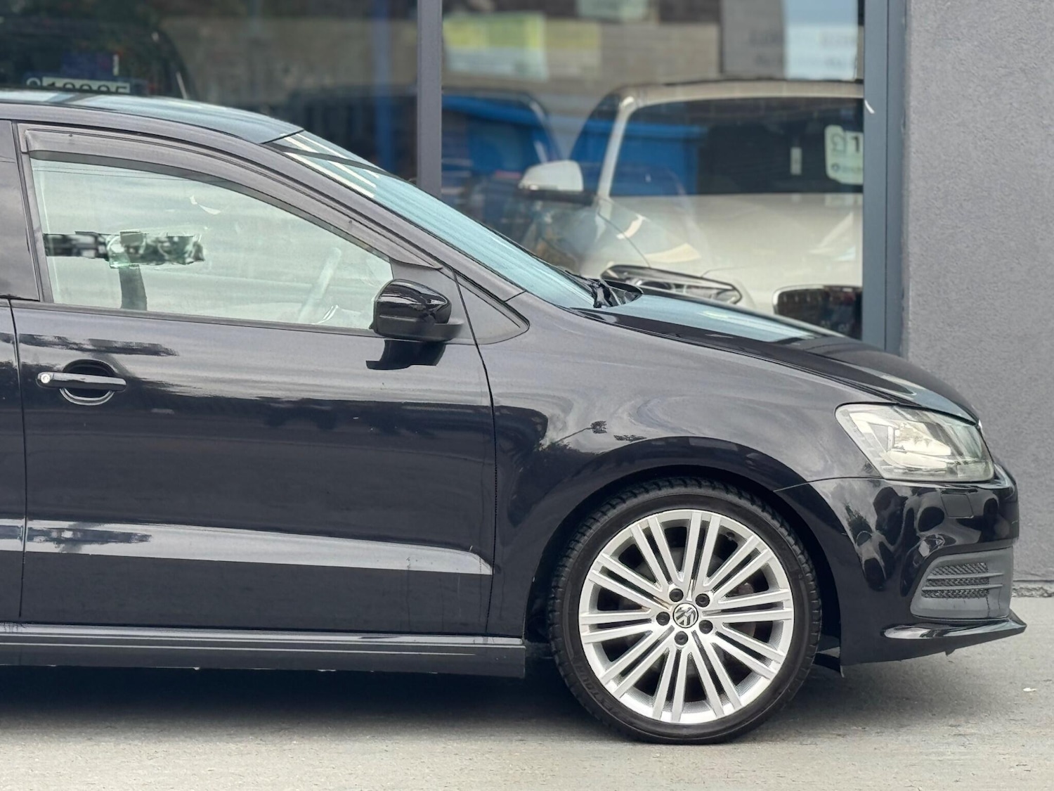 Used Volkswagen Polo for sale - 77103661: Photo 6