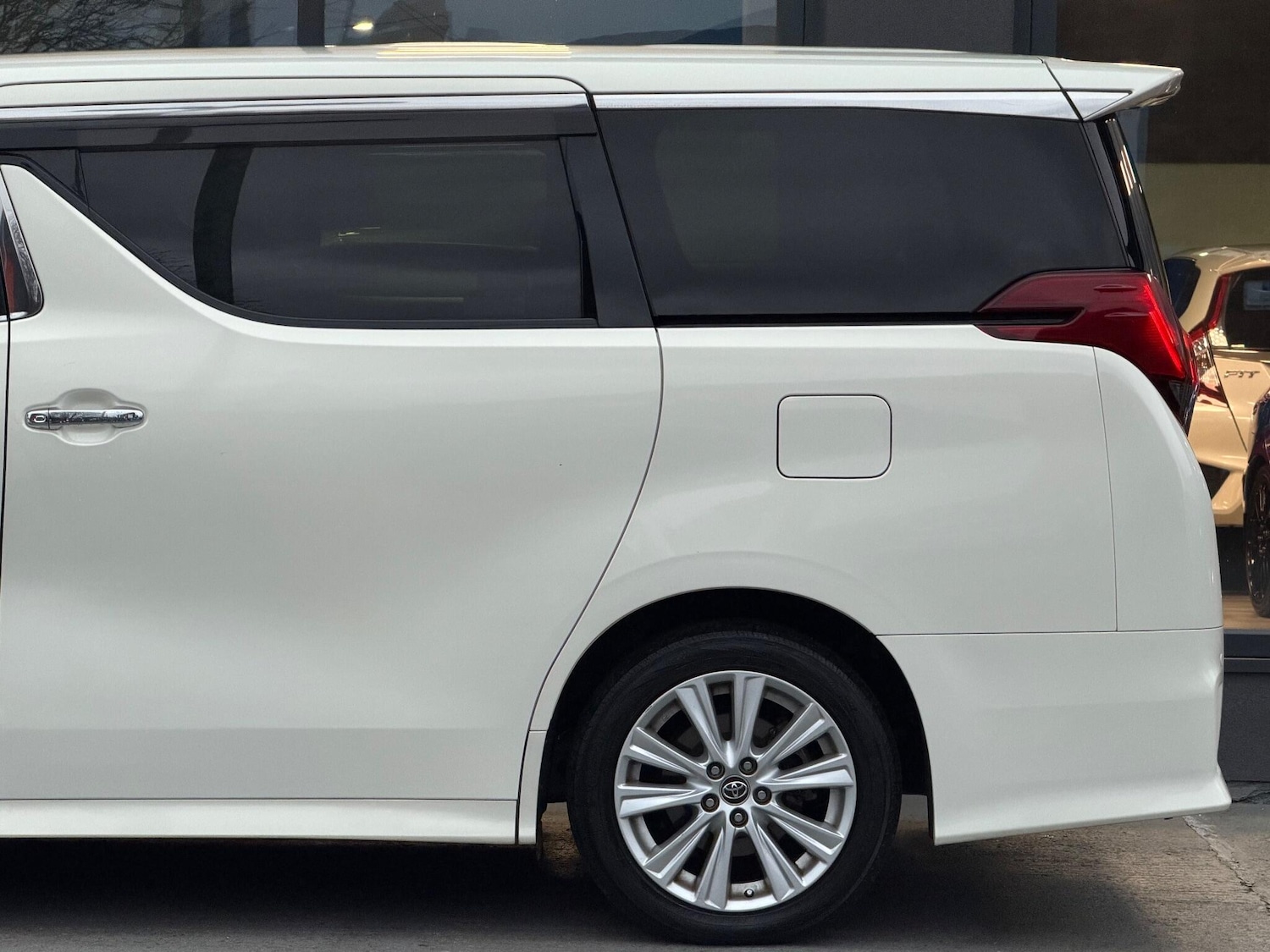 Used Toyota Alphard for sale - 78048229: Photo 12