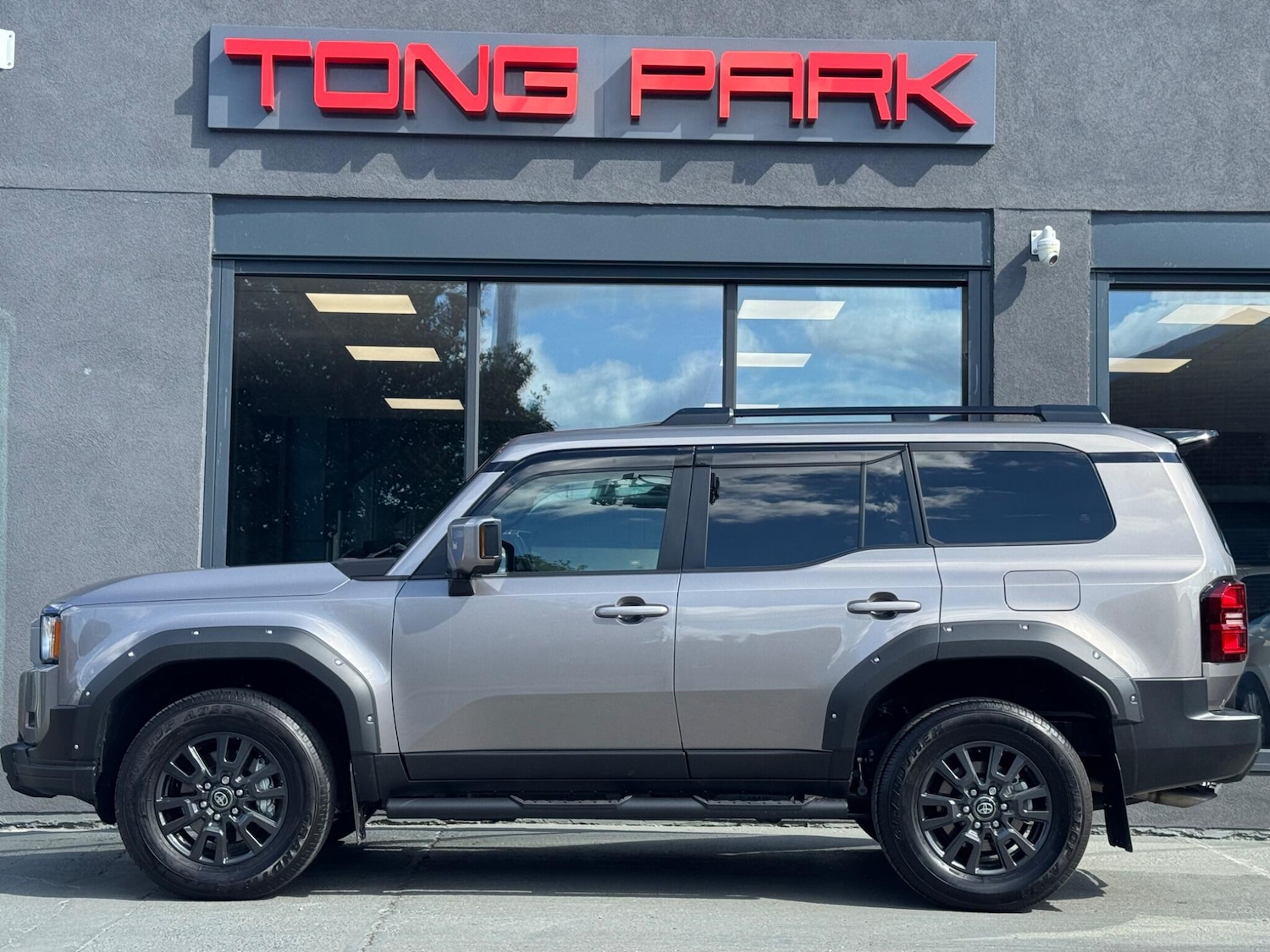 Used Toyota Land Cruiser for sale - 77103559: Photo 4