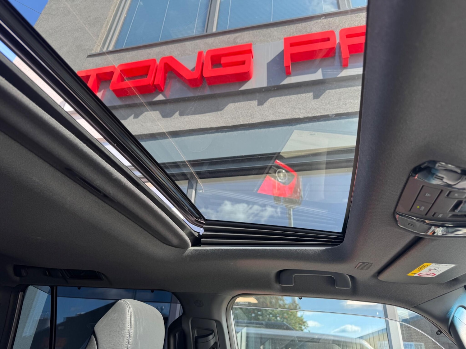 Used Toyota Land Cruiser for sale - 77103559: Photo 45