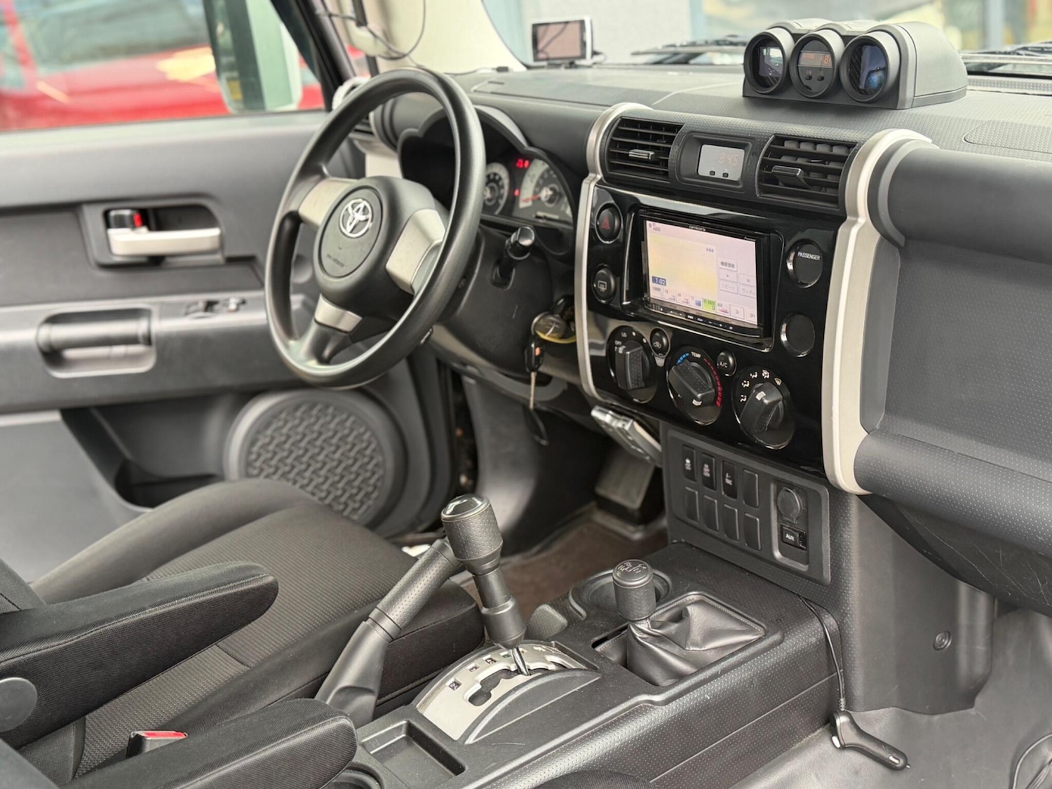 Used Toyota FJ Cruiser for sale - 78047125: Photo 2