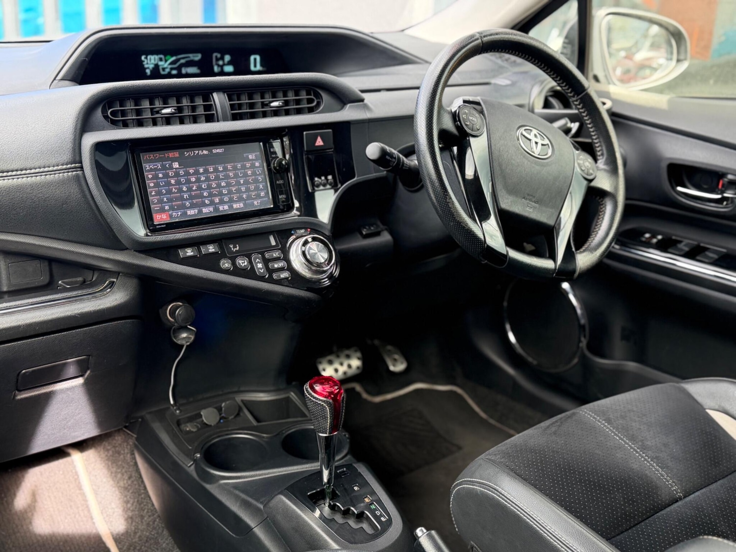 Used Toyota Aqua for sale - 78147803: Photo 3