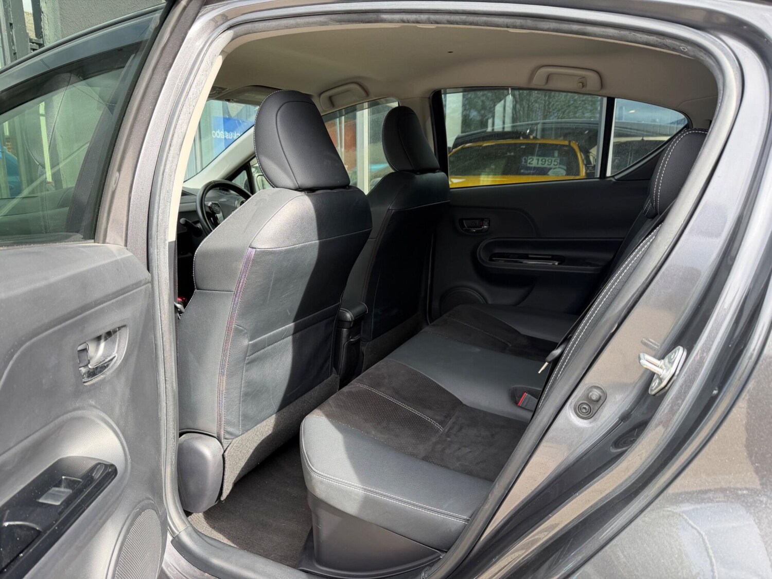 Used Toyota Aqua for sale - 78147803: Photo 32