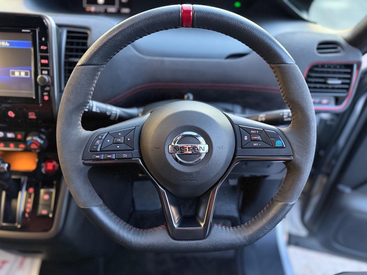 Used Nissan Serena for sale - 77163010: Photo 29