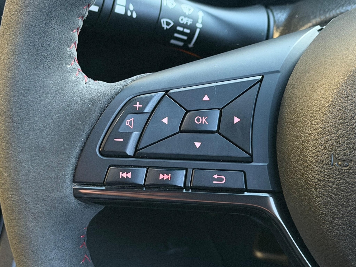 Used Nissan Serena for sale - 77163010: Photo 30