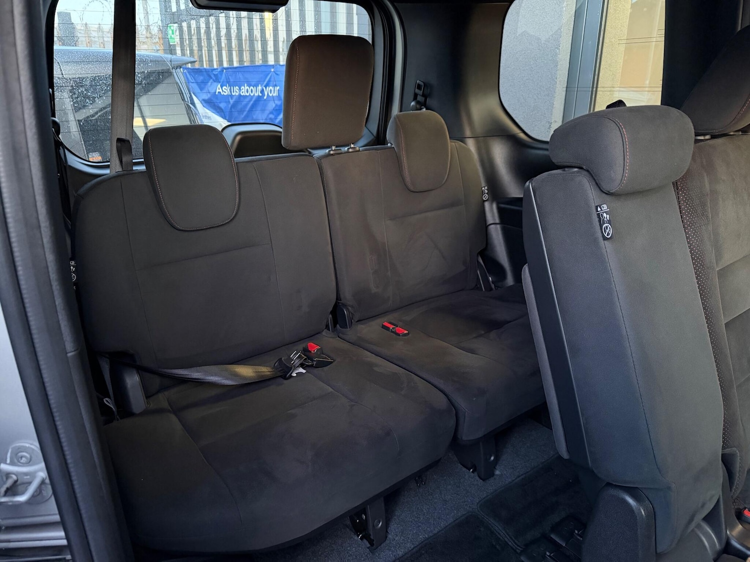 Used Nissan Serena for sale - 77163010: Photo 36