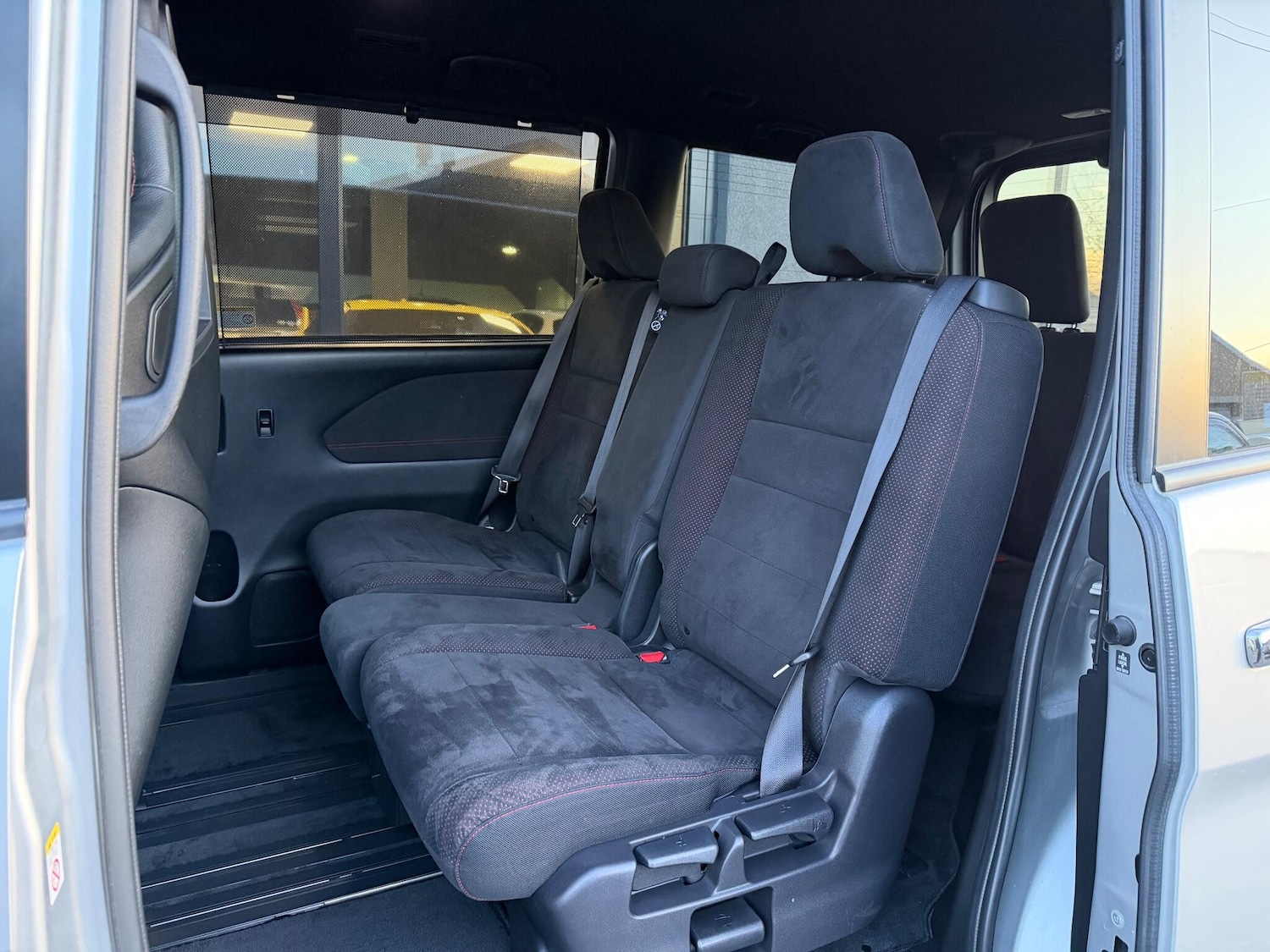 Used Nissan Serena for sale - 77163010: Photo 37