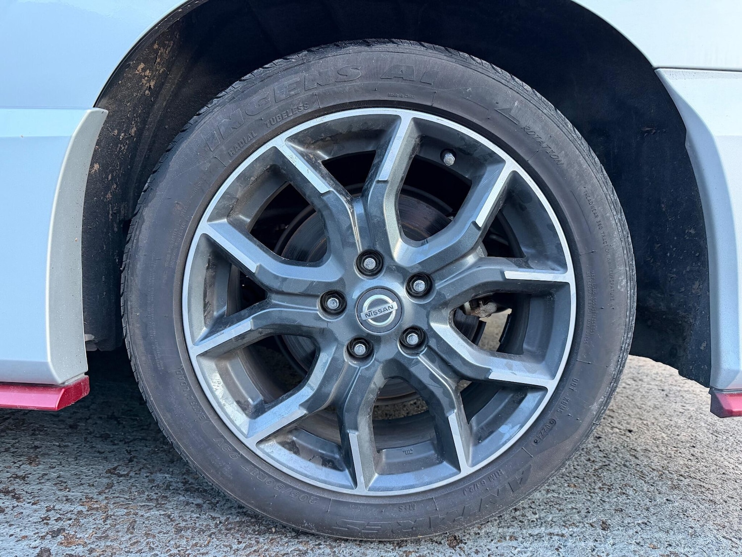 Used Nissan Serena for sale - 77163010: Photo 41