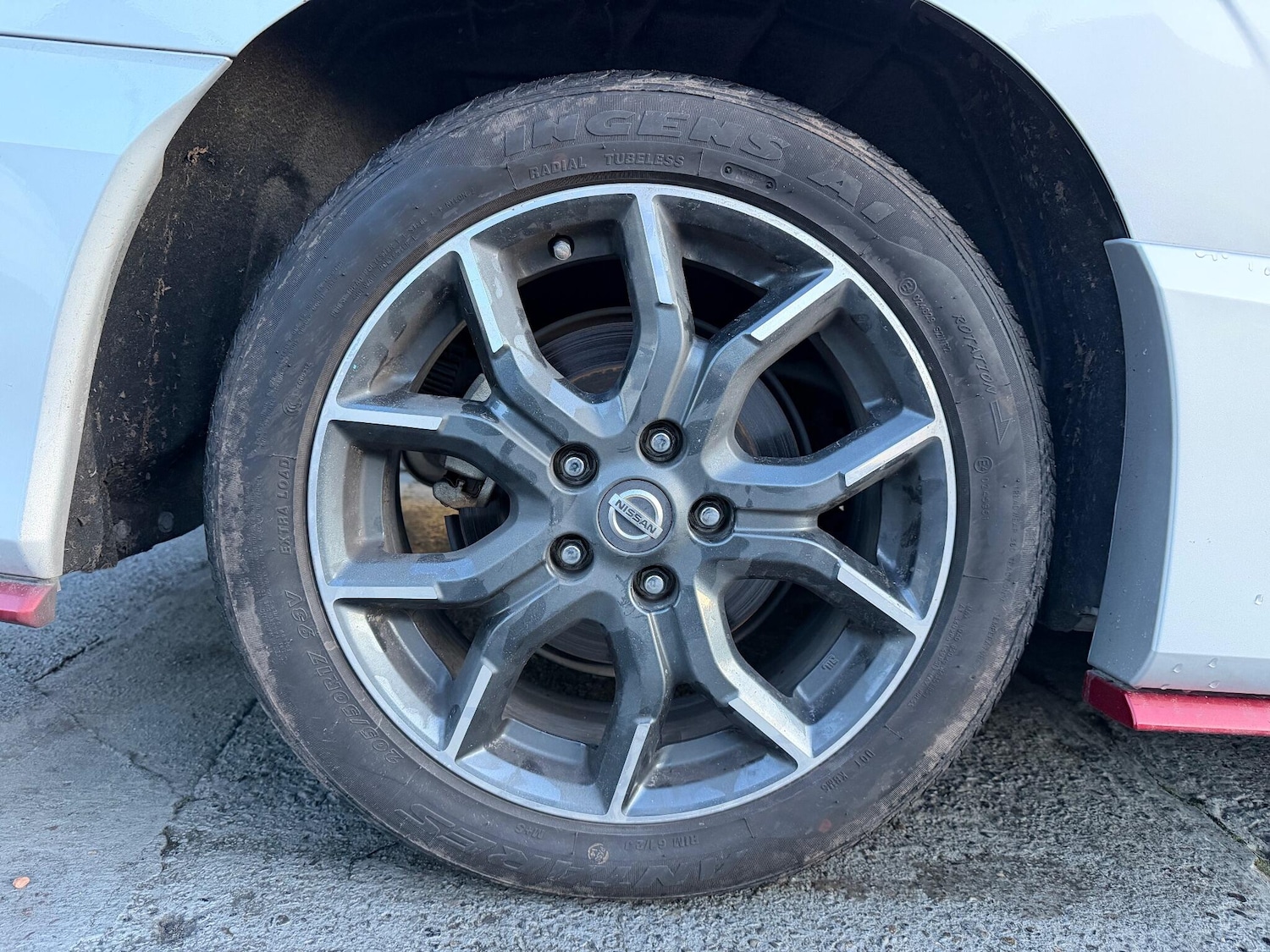 Used Nissan Serena for sale - 77163010: Photo 43