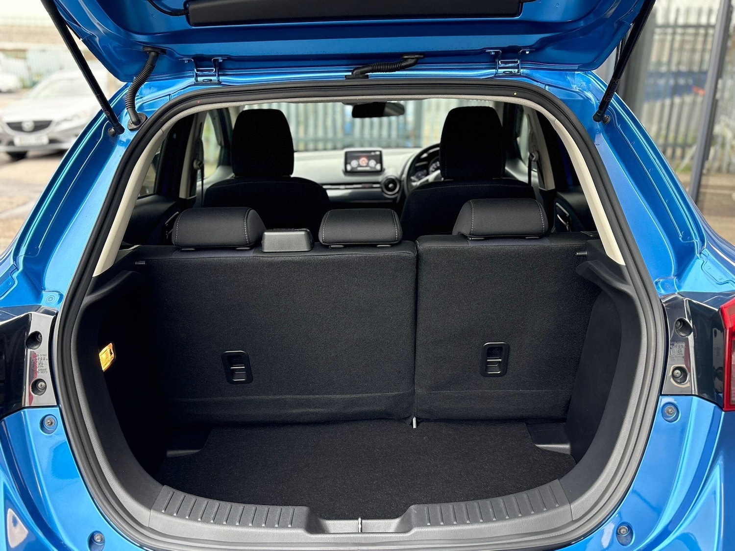 Used Mazda Mazda2 for sale - 77103632: Photo 25