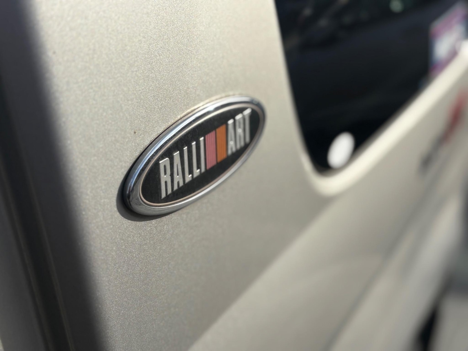 Used Mitsubishi Pajero for sale - 77103604: Photo 11